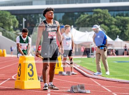 Thumbnail 2 in UIL 3A Boys Track & Field Finals photogallery.