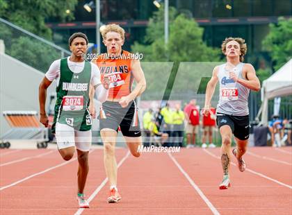 Thumbnail 3 in UIL 3A Boys Track & Field Finals photogallery.