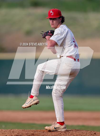 Thumbnail 2 in Lutheran @ Regis Jesuit photogallery.