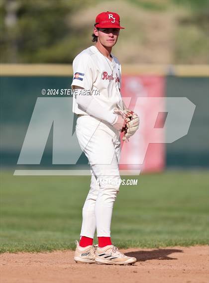Thumbnail 2 in Lutheran @ Regis Jesuit photogallery.
