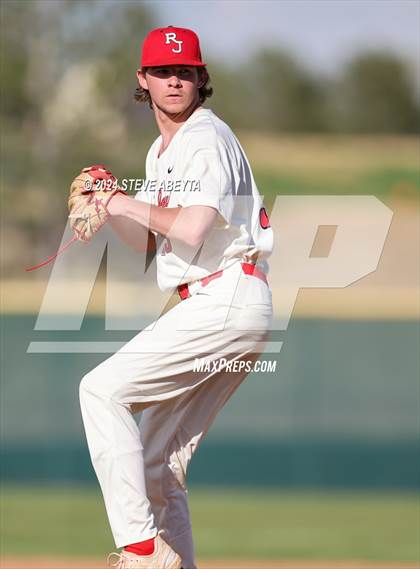 Thumbnail 3 in Lutheran @ Regis Jesuit photogallery.