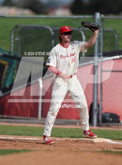 Thumbnail 3 in Lutheran @ Regis Jesuit photogallery.