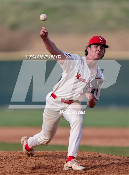 Thumbnail 3 in Lutheran @ Regis Jesuit photogallery.