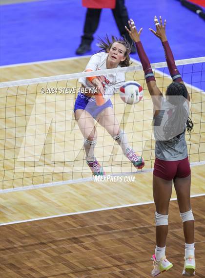 Thumbnail 1 in Legend vs. Cherokee Trail (CHSAA 5A 1st Round Elimination Bracket) photogallery.