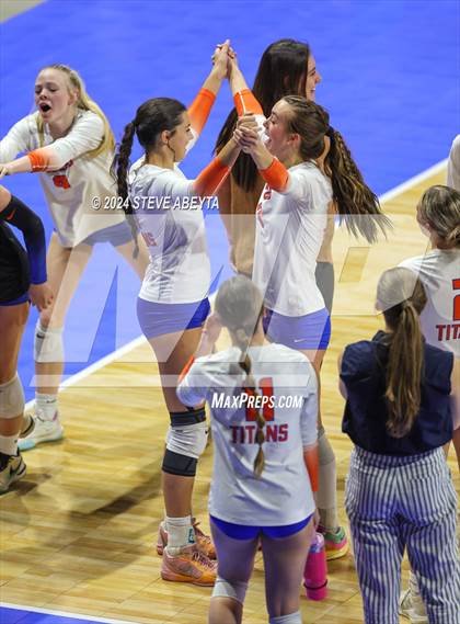 Thumbnail 2 in Legend vs. Cherokee Trail (CHSAA 5A 1st Round Elimination Bracket) photogallery.