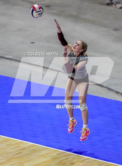 Thumbnail 2 in Legend vs. Cherokee Trail (CHSAA 5A 1st Round Elimination Bracket) photogallery.