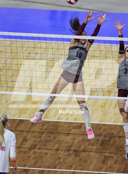 Thumbnail 1 in Legend vs. Cherokee Trail (CHSAA 5A 1st Round Elimination Bracket) photogallery.
