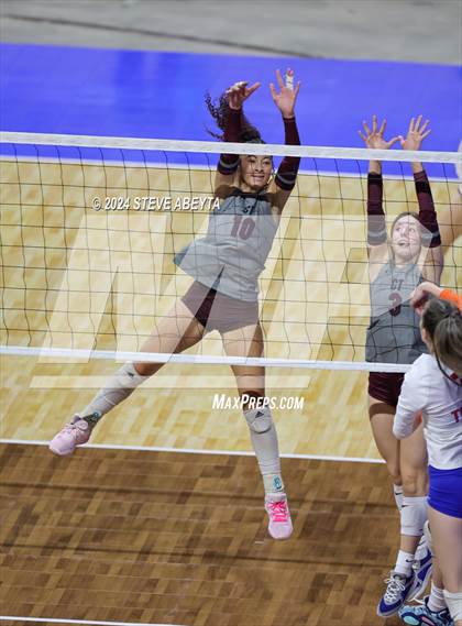 Thumbnail 2 in Legend vs. Cherokee Trail (CHSAA 5A 1st Round Elimination Bracket) photogallery.
