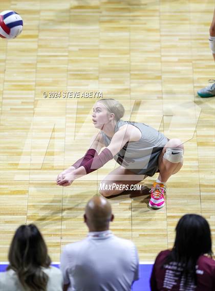 Thumbnail 2 in Legend vs. Cherokee Trail (CHSAA 5A 1st Round Elimination Bracket) photogallery.