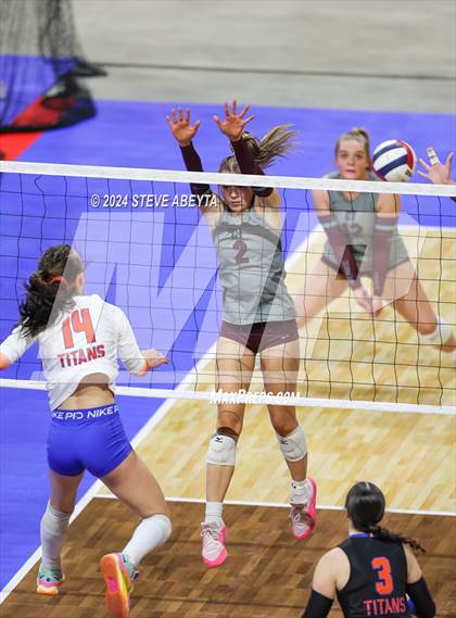 Thumbnail 1 in Legend vs. Cherokee Trail (CHSAA 5A 1st Round Elimination Bracket) photogallery.