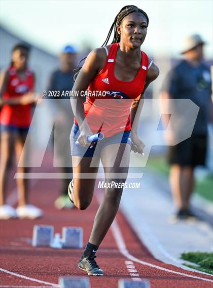 Thumbnail 3 in UIL 6A District 14 Region 2 Track and Field Meet photogallery.