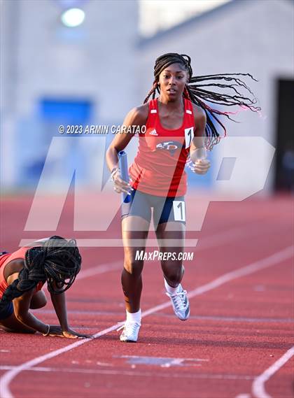 Thumbnail 1 in UIL 6A District 14 Region 2 Track and Field Meet photogallery.