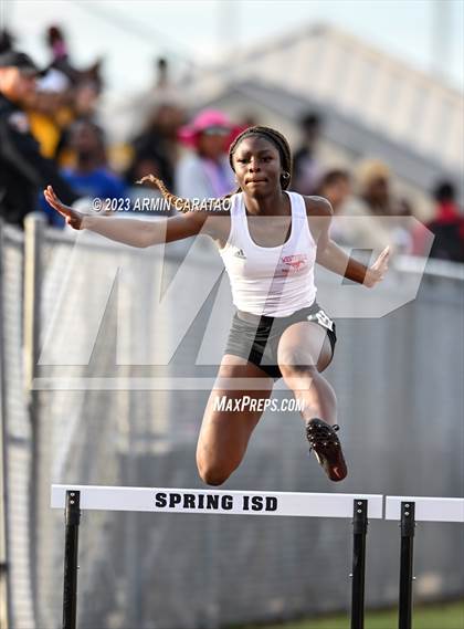 Thumbnail 1 in UIL 6A District 14 Region 2 Track and Field Meet photogallery.