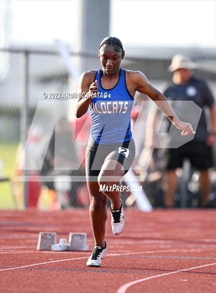 Thumbnail 1 in UIL 6A District 14 Region 2 Track and Field Meet photogallery.