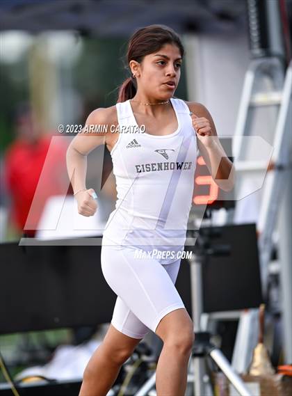 Thumbnail 3 in UIL 6A District 14 Region 2 Track and Field Meet photogallery.