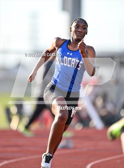 Thumbnail 2 in UIL 6A District 14 Region 2 Track and Field Meet photogallery.