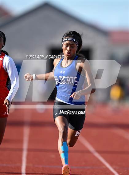 Thumbnail 2 in UIL 6A District 14 Region 2 Track and Field Meet photogallery.