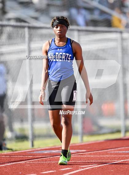 Thumbnail 2 in UIL 6A District 14 Region 2 Track and Field Meet photogallery.