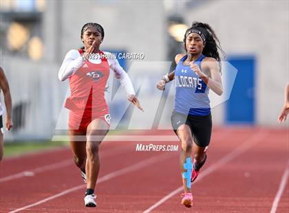 Thumbnail 2 in UIL 6A District 14 Region 2 Track and Field Meet photogallery.