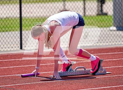 Thumbnail 1 in Lake Houston Conquerors Invitational (4x400M) photogallery.