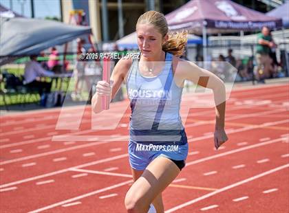 Thumbnail 3 in Lake Houston Conquerors Invitational (4x400M) photogallery.