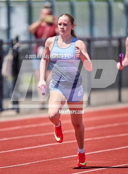 Thumbnail 3 in Lake Houston Conquerors Invitational (4x400M) photogallery.