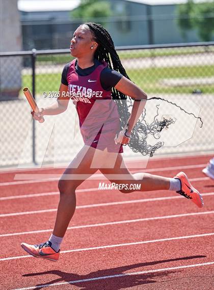 Thumbnail 2 in Lake Houston Conquerors Invitational (4x400M) photogallery.