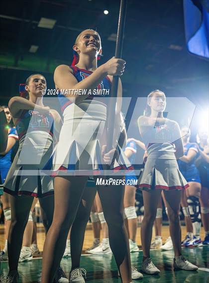 Thumbnail 3 in Canyon View vs. Richfield (UHSAA 3A Finals) photogallery.