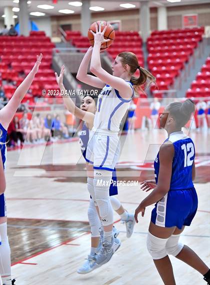 Thumbnail 3 in Huckabay vs. Walnut Springs (UIL 1A Region III Bi-District Playoff) photogallery.