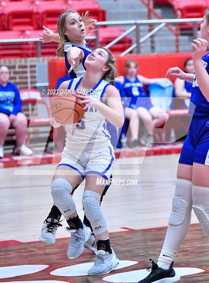 Thumbnail 3 in Huckabay vs. Walnut Springs (UIL 1A Region III Bi-District Playoff) photogallery.