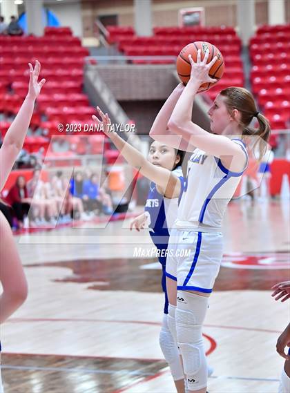 Thumbnail 2 in Huckabay vs. Walnut Springs (UIL 1A Region III Bi-District Playoff) photogallery.