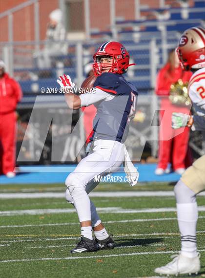 Thumbnail 2 in Everett vs. Central Catholic (MIAA Division 1 North Semifinal) photogallery.