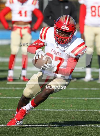 Thumbnail 2 in Everett vs. Central Catholic (MIAA Division 1 North Semifinal) photogallery.