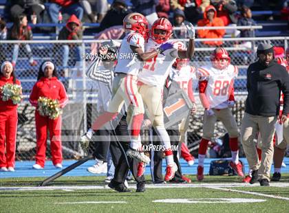Thumbnail 3 in Everett vs. Central Catholic (MIAA Division 1 North Semifinal) photogallery.