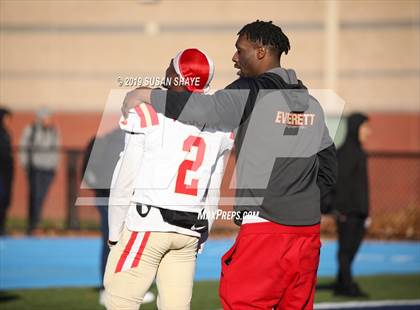 Thumbnail 1 in Everett vs. Central Catholic (MIAA Division 1 North Semifinal) photogallery.