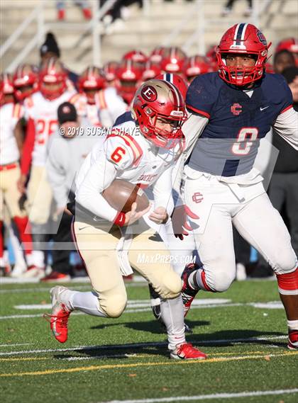 Thumbnail 1 in Everett vs. Central Catholic (MIAA Division 1 North Semifinal) photogallery.