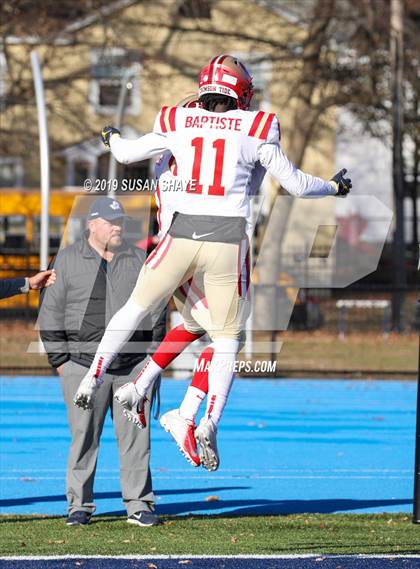 Thumbnail 1 in Everett vs. Central Catholic (MIAA Division 1 North Semifinal) photogallery.