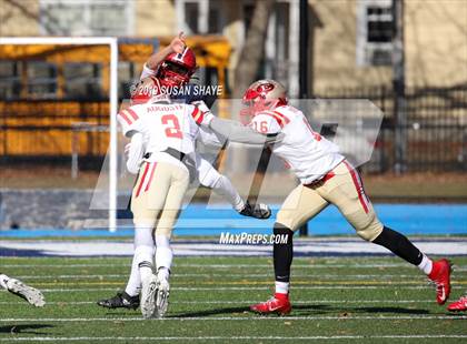 Thumbnail 1 in Everett vs. Central Catholic (MIAA Division 1 North Semifinal) photogallery.
