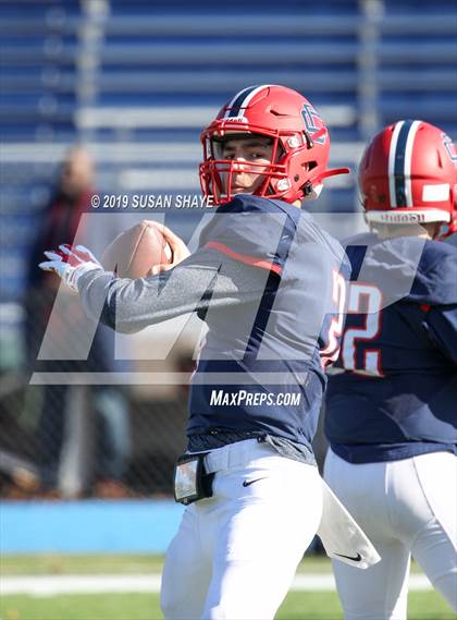 Thumbnail 2 in Everett vs. Central Catholic (MIAA Division 1 North Semifinal) photogallery.