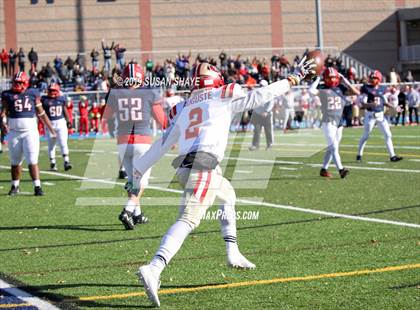 Thumbnail 3 in Everett vs. Central Catholic (MIAA Division 1 North Semifinal) photogallery.