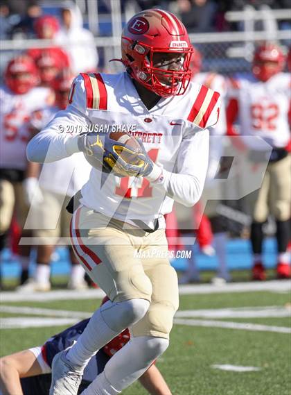 Thumbnail 1 in Everett vs. Central Catholic (MIAA Division 1 North Semifinal) photogallery.