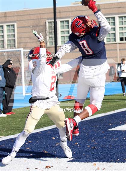 Thumbnail 1 in Everett vs. Central Catholic (MIAA Division 1 North Semifinal) photogallery.