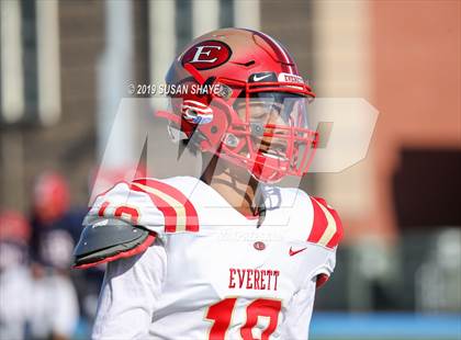 Thumbnail 1 in Everett vs. Central Catholic (MIAA Division 1 North Semifinal) photogallery.