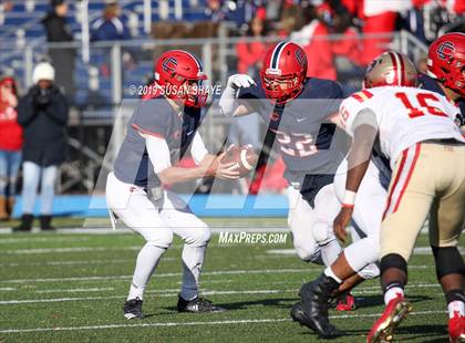 Thumbnail 1 in Everett vs. Central Catholic (MIAA Division 1 North Semifinal) photogallery.