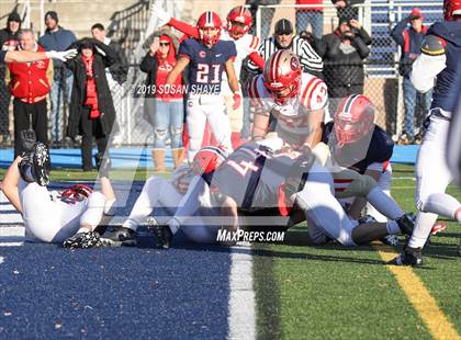 Thumbnail 3 in Everett vs. Central Catholic (MIAA Division 1 North Semifinal) photogallery.
