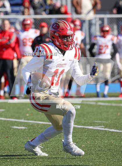 Thumbnail 2 in Everett vs. Central Catholic (MIAA Division 1 North Semifinal) photogallery.