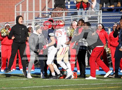 Thumbnail 1 in Everett vs. Central Catholic (MIAA Division 1 North Semifinal) photogallery.