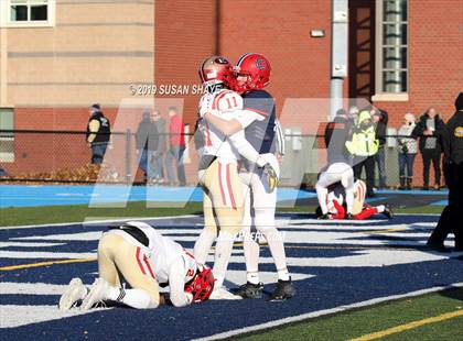 Thumbnail 1 in Everett vs. Central Catholic (MIAA Division 1 North Semifinal) photogallery.