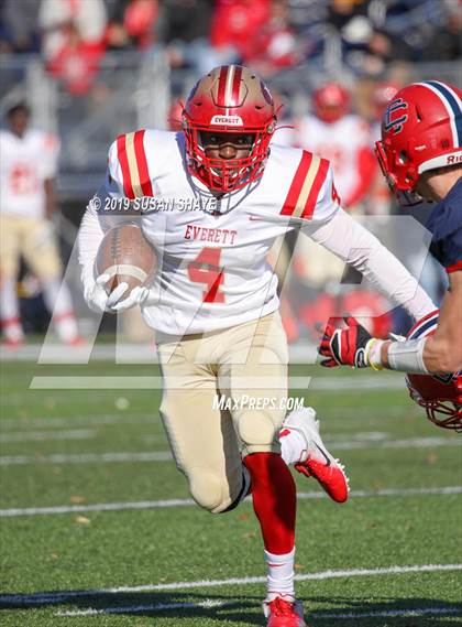 Thumbnail 2 in Everett vs. Central Catholic (MIAA Division 1 North Semifinal) photogallery.
