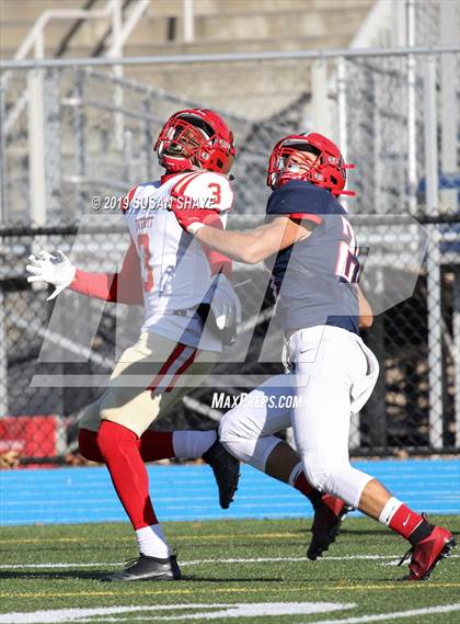 Thumbnail 3 in Everett vs. Central Catholic (MIAA Division 1 North Semifinal) photogallery.